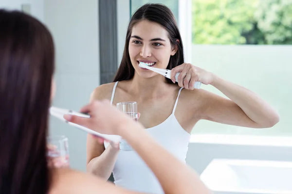 How to Use an Electric Toothbrush Properly?